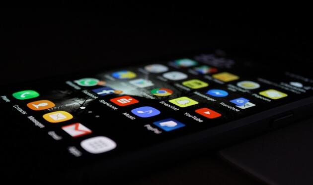 How is the performance of the vivo X80 in gaming